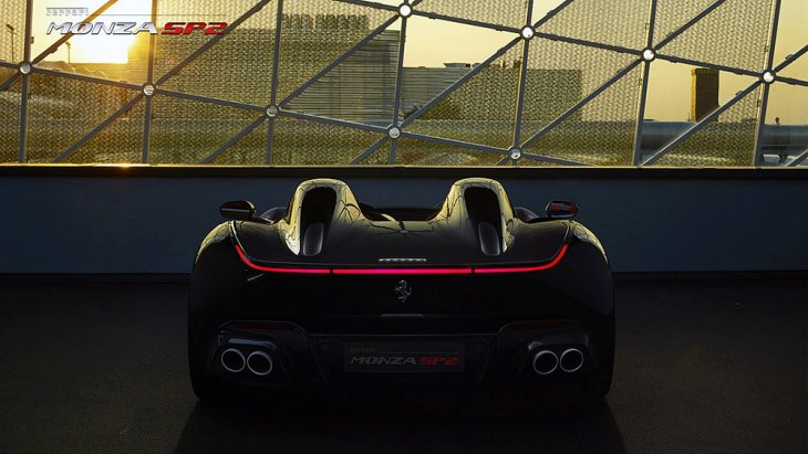  Ferrari Monza SP1 และ SP2 จึงต้องเป็นเครื่องยนต์แบบ วี 12 สูบ วางกลางลำด้านหน้าเท่านั้น โดยมีความจุ 6.5 ลิตร ให้กำลังสูงสุด 810 แรงม้า ที่ 8,500 รอบ/นาที และแรงบิดสูงสุด 719 นิวตันเมตร ซึ่งน้ำหนักตัวรถเปล่าอยู่ที่ 1,500 กก. (SP1) และ 1,520 กก. (SP2)