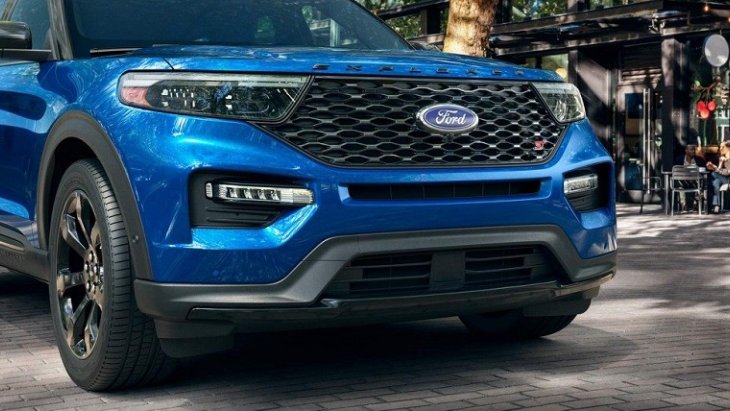 Ford Explorer 2020 ออกแบบให้กระจังหน้าดูหนาเพื่อสะท้อนให้เห็นถึงความแข็งแกร่งและบึกบึน ในความเป็นสไตล์สปอร์ตมากขึ้น