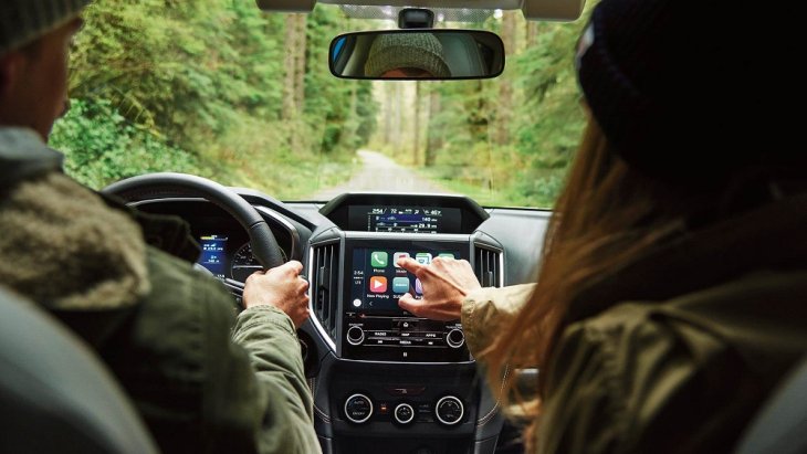 หน้าจอแสดงผลส่วนกลางระบบสัมผัสขนาด 8 นิ้ว ที่สามารถเชื่อมต่อได้ทั้งระบบ Apple CarPlay ™ , Android ™