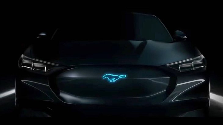 ภาพ Teaser แรกๆ  ของ Ford Mustang  ที่อาจเป็น ม้าลำพองในเวอร์ชั่น  SUV 