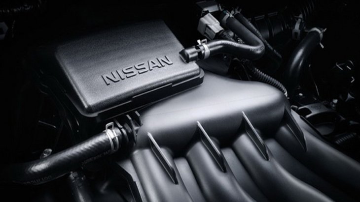 Nissan Livina ได้รับการติดตั้งขุมพลังเครื่องยนต์เบนซิน แบบ 4 สูบ 16 วาล์ว DOHC ขนาด 1.5 ลิตร ให้กำลังสูงสุด 104 แรงม้า ส่งกำลังด้วยระบบเกียร์ที่มีให้เลือกทั้งแบบธรรมดา 5 สปีด และ ระบบเกียร์อัตโนมัติ 4 สปีด 