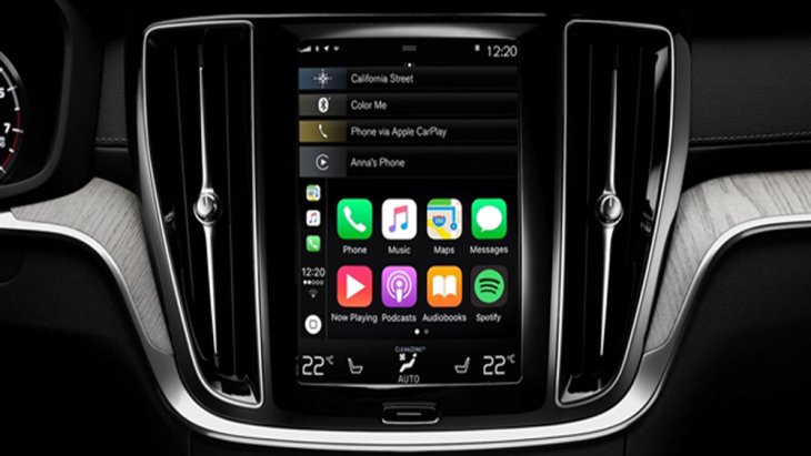Volvo V60 ให้ความบันเทิงผ่านหน้าจอระบบสัมผัสขนาด 9 นิ้ว พร้อมฟังก์ชั่น Sensus Connect รองรับการเชื่อมต่อกับสมาร์ทโฟนทั้ง Apple Carplay และ Android Auto รองรับการเชื่อมต่อข้อมูลไร้สายผ่านสัญญาณบลูทูธ และ ระบบนำทาง Navigation
