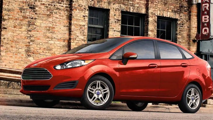 ห้องเก็บสัมภาระด้านหลัง Ford Fiesta 2019 รุ่นซีดาน 4 ประตู สามารถบรรจุสัมภาระได้  12.8 ลูกบาศก์ฟุต