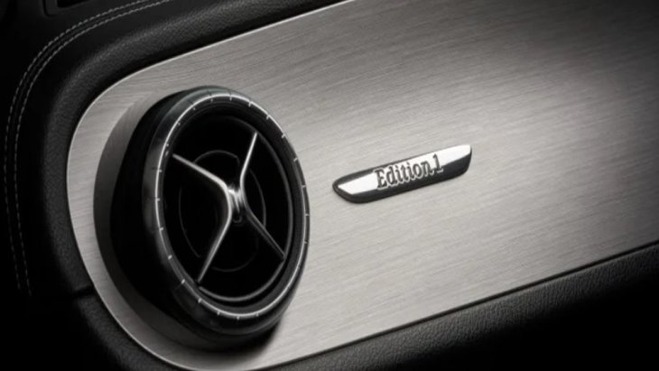 Mercedes-Benz X350d Edition 1 2019 เพิ่มความสปอร์ตให้ภายในห้องโดยสารด้วยช่องแอร์แบบสปอร์ตตกแต่งด้วยสีโครเมียมรมดำ