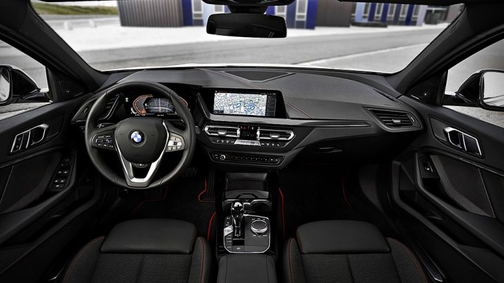 ถึงบางมิติจะลดทอนลง All-new BMW 1 Series 2020 กลับมีเนื้อที่ภายในใหญ่ขึ้น 