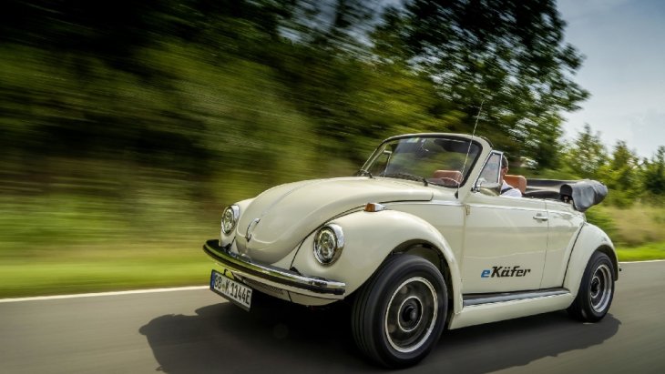 Volkswagen e-beetle กำลังถูกนำไปจัดแสดงในงานแฟรงก์เฟิร์ต มอเตอร์ โชว์ 2019 