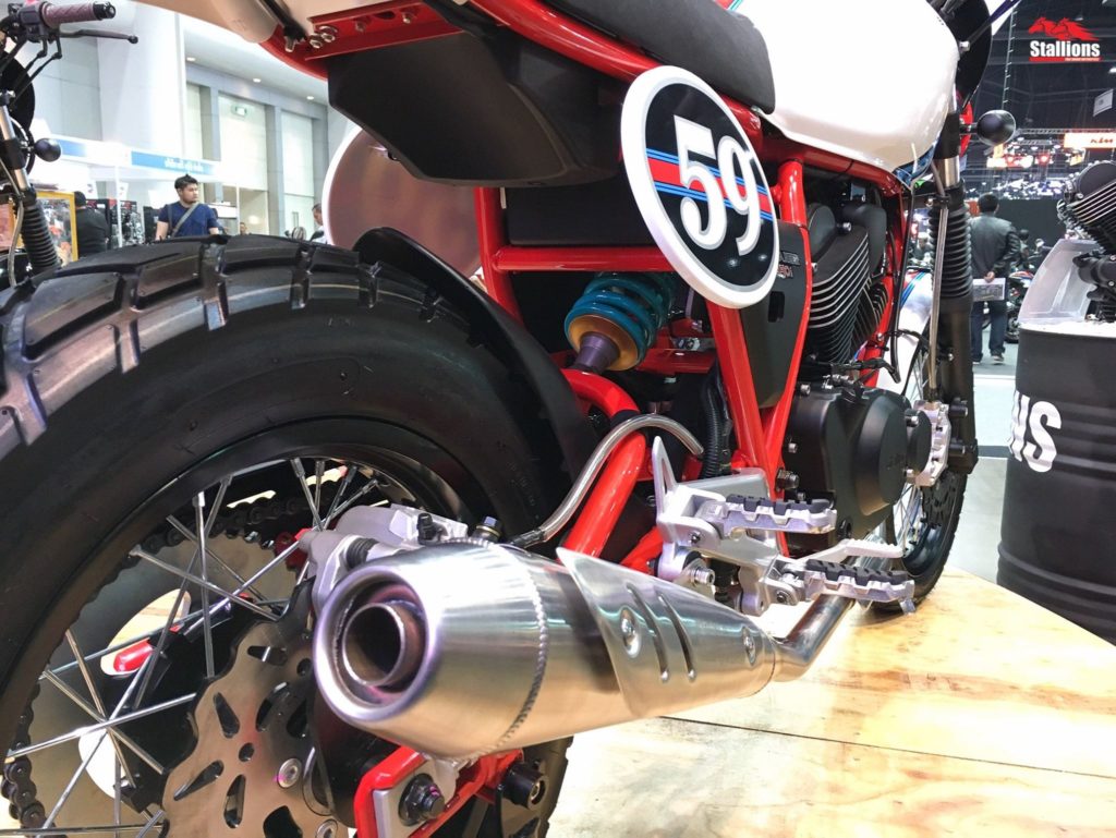 โช๊คอัพเดี่ยว และ ท่อสแตนเลส งานเนียนๆ